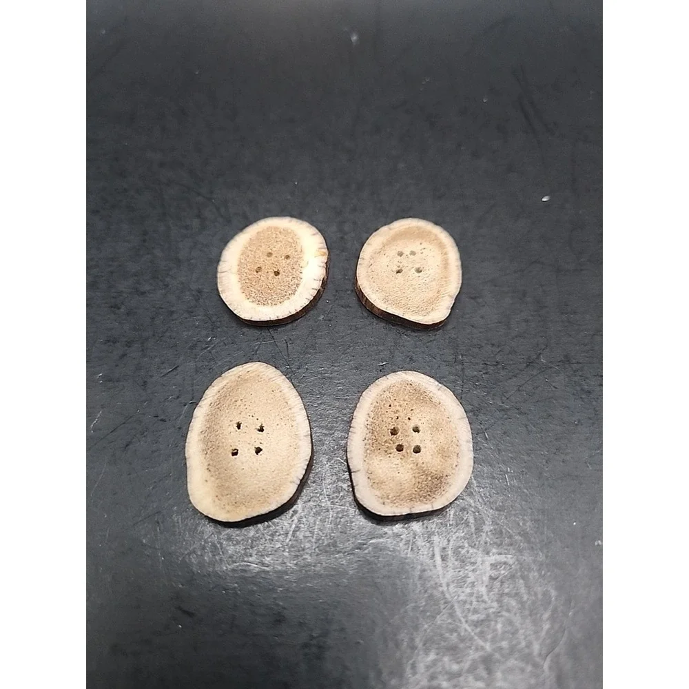 Set Of 4 Rustic Natural Raw Deer Antler Buttons Approximately 1